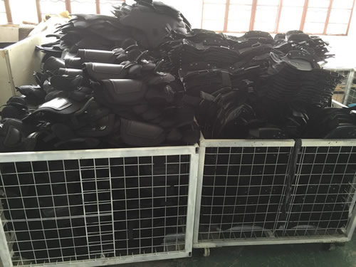 ��ϥ����